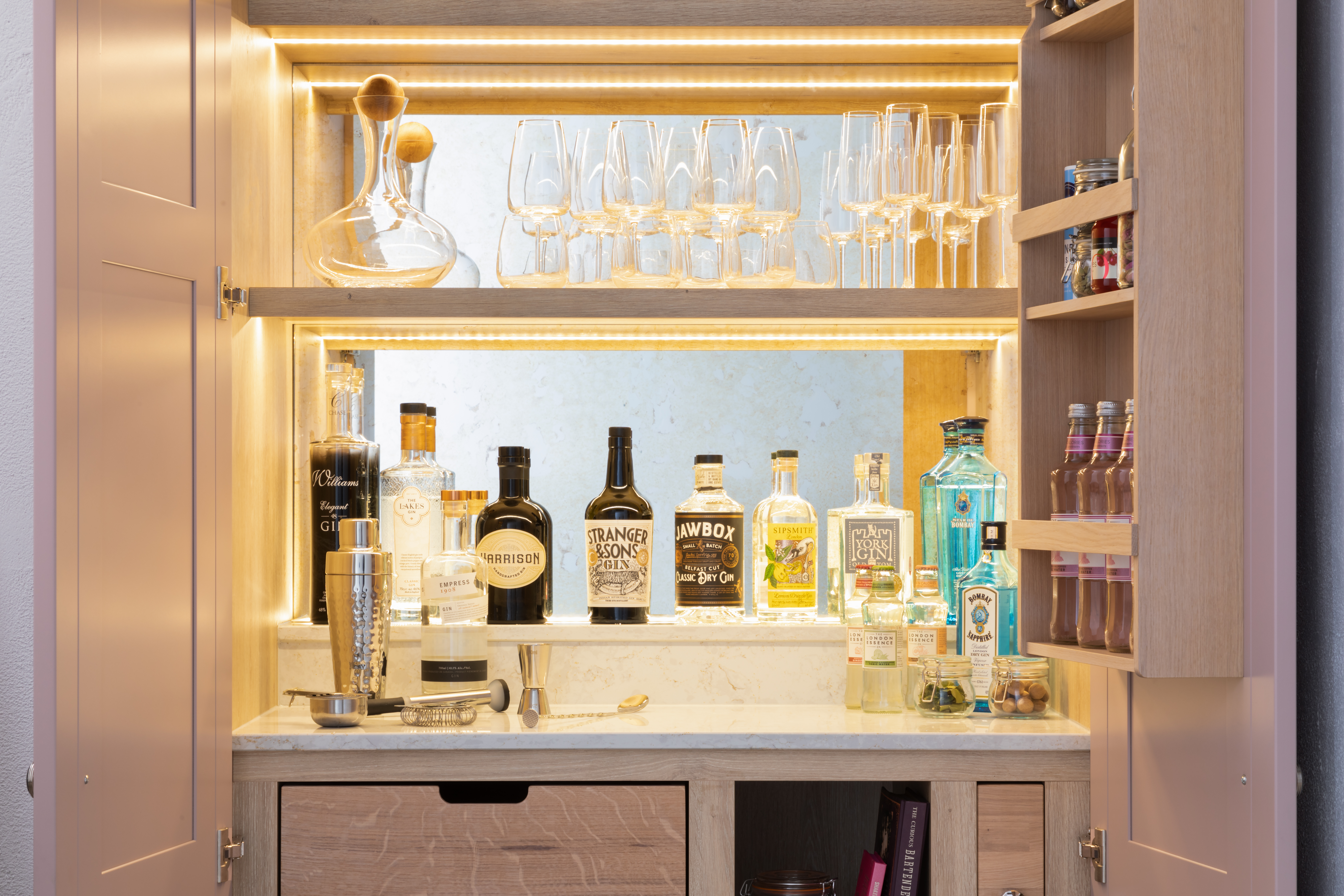 Gin cupboard store