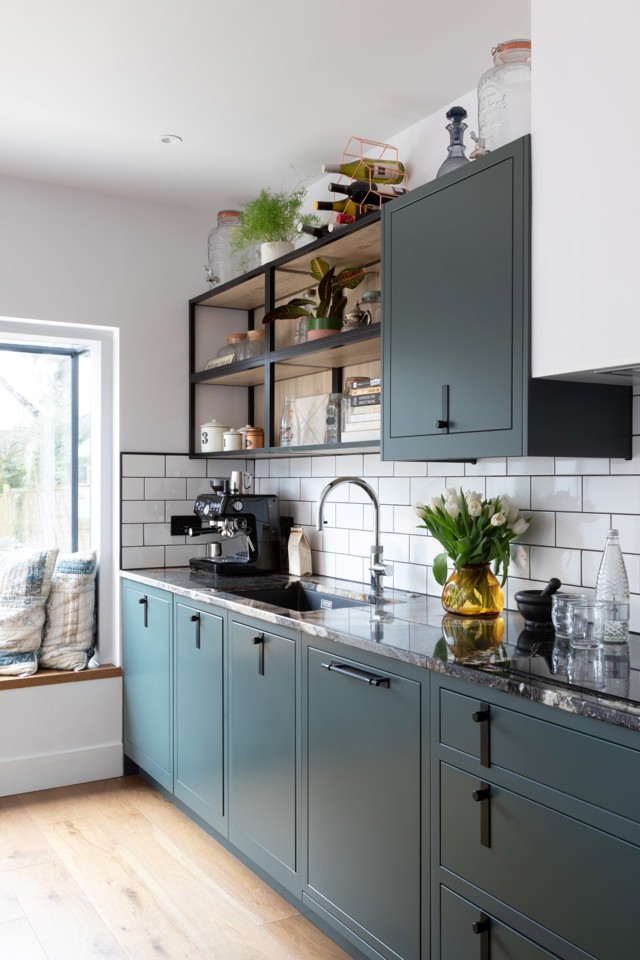 The contemporary simplicity of Slab offered the perfect canvas for the Rubin family to be playful with their colour choices, bringing an individual flair to their London kitchen with Dry Rose and Copse Green.
