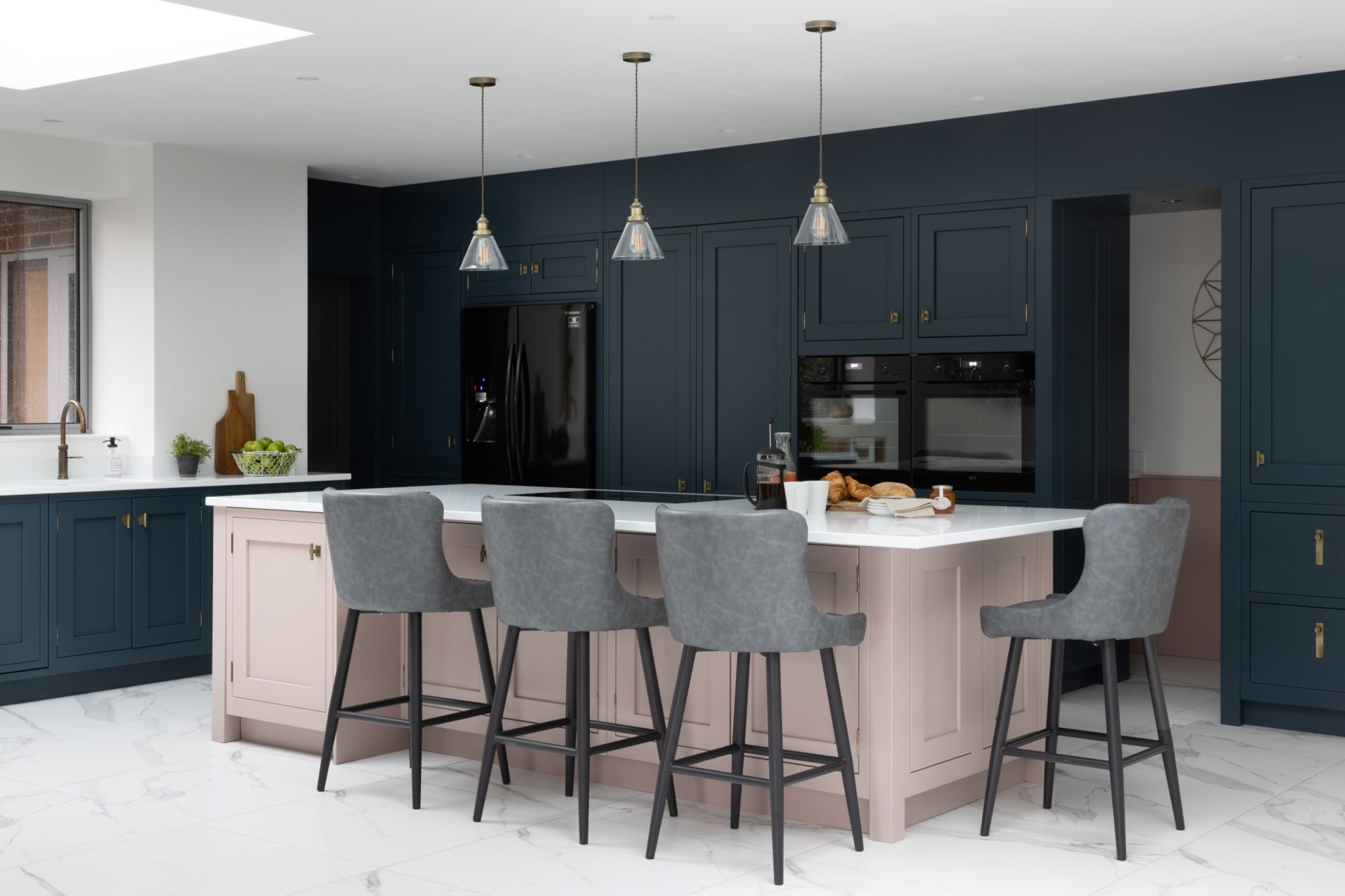A Contemporary Family Shaker Kitchen in Hartforth Blue and Dry Rose