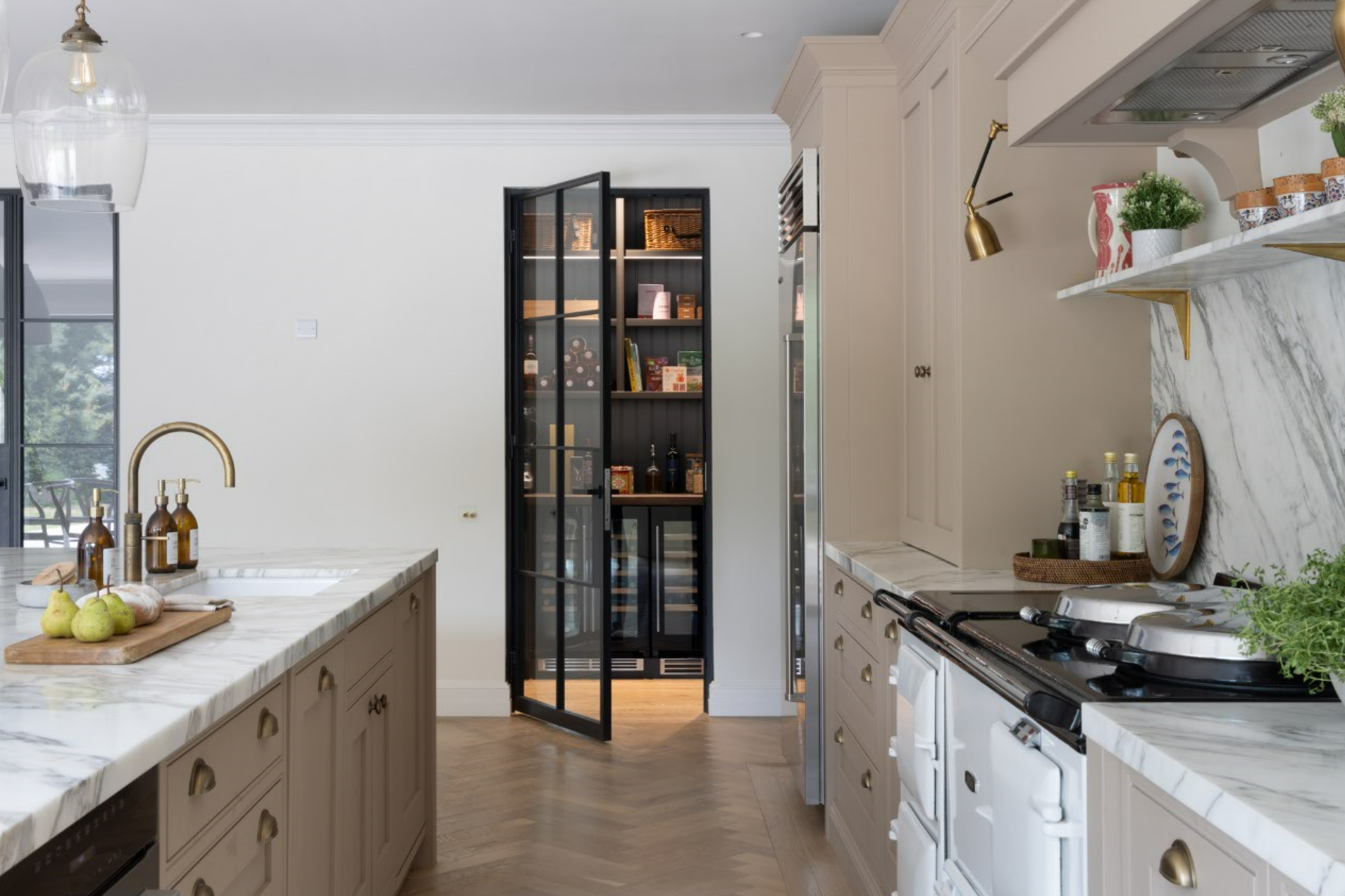 1909 Ovolo, Bespoke