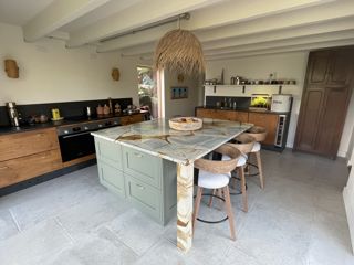 Mornington Vale Regiment green