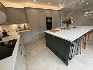 Mornington Vale Taupe Grey & Copse Green