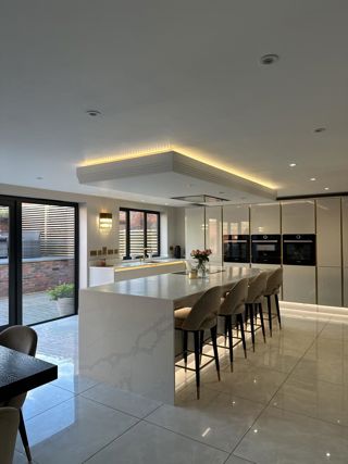 Porter Gloss Porcelain