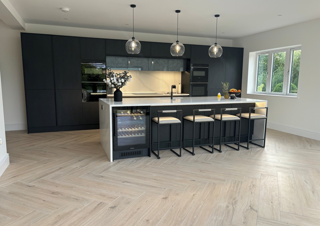 Unity Black Linear Oak & Luxe Anthracite Metallic