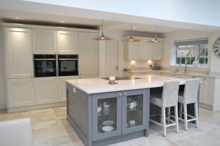 Mornington Shaker Porcelain & Dust Grey