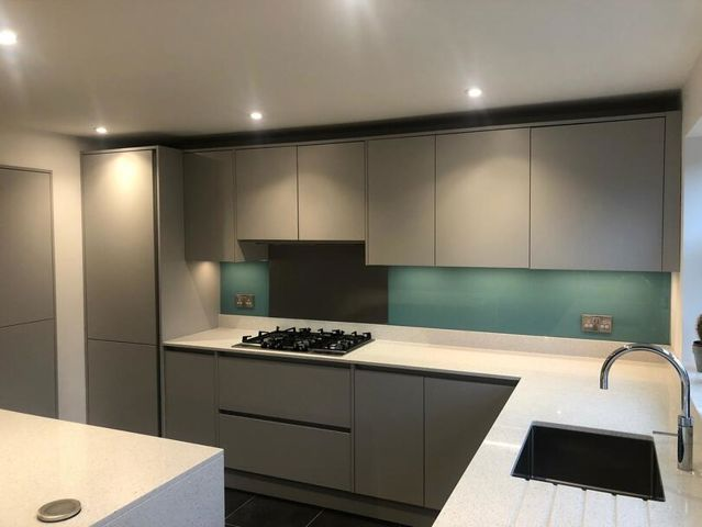 Unity Handleless Gloss Light Grey | Real Projects